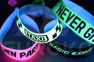 BEDRUCKTE STOFFBÄNDER MIT NEONFARBEN 20 MM