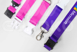 INDIVIDUELLE LANYARDS MIT KUNSTSTOFF-SCHNAPPVERSCHLUSS UND MIT SICHERHEITSVERSCHLUSS